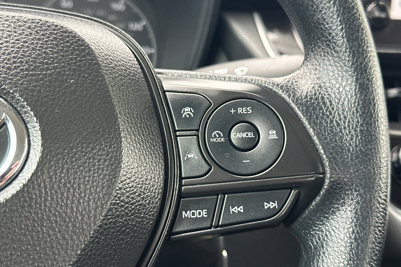 Used 2024 Toyota Corolla LE FWD image 37