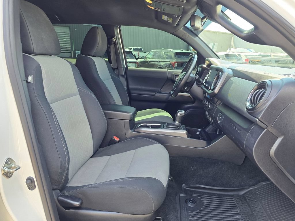 Used 2021 Toyota Tacoma TRD Sport AWD/4WD image 17