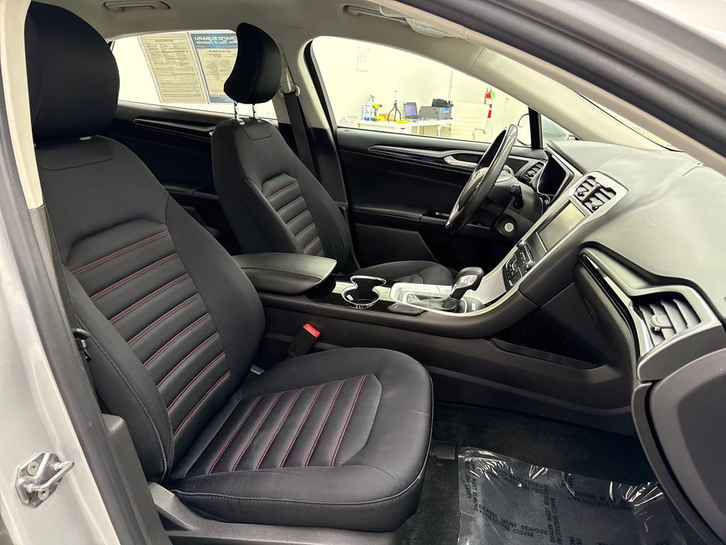 Used 2016 Ford Fusion SE FWD image 20