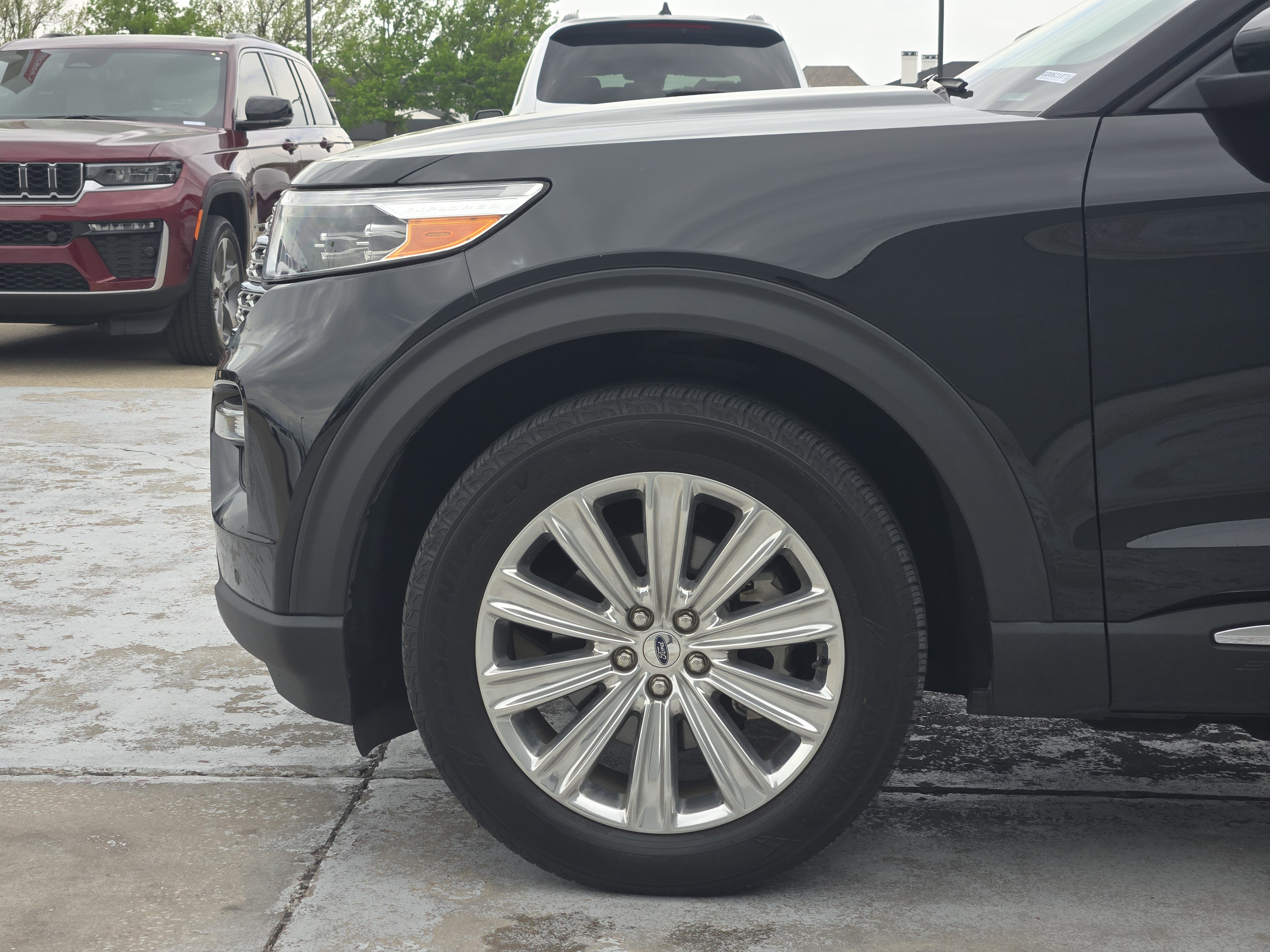 Used 2020 Ford Explorer Limited w/ Class III Trailer Tow Package image 9