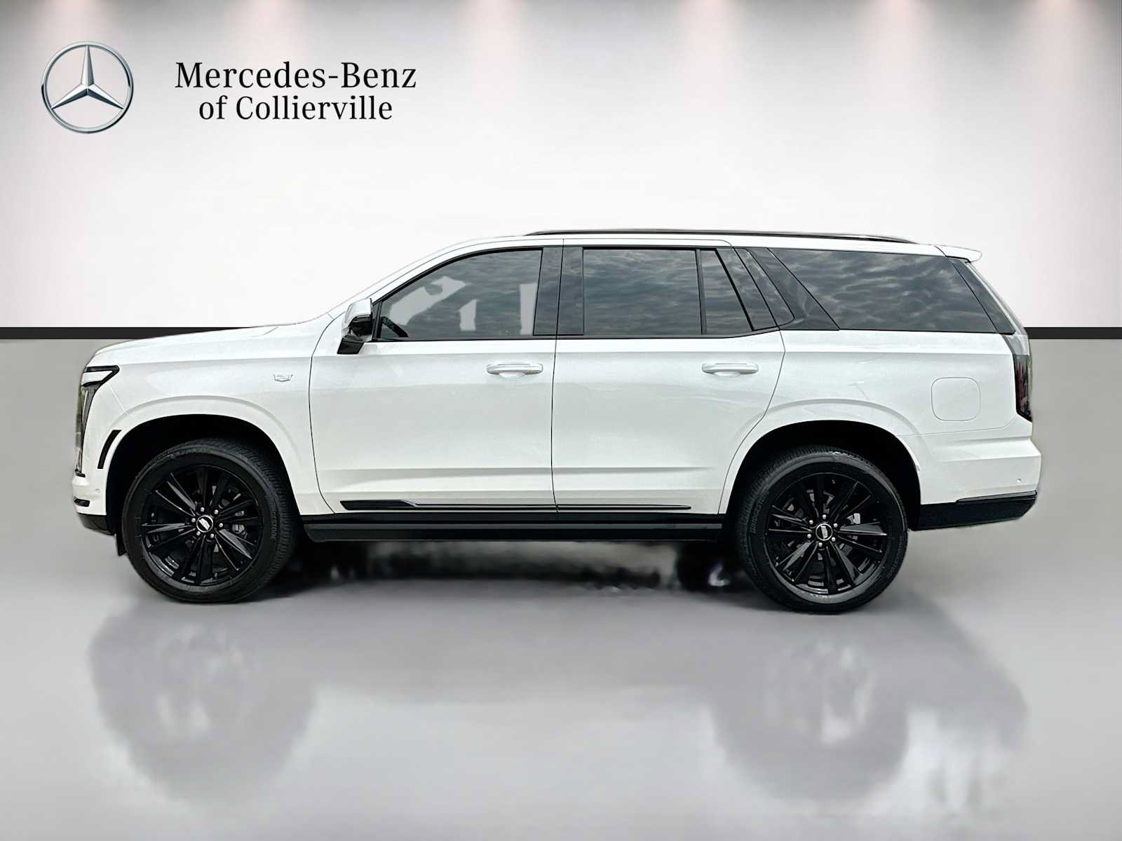 Used 2025 Cadillac Escalade Sport w/ LPO, Floor Liner Package AWD/4WD image 8