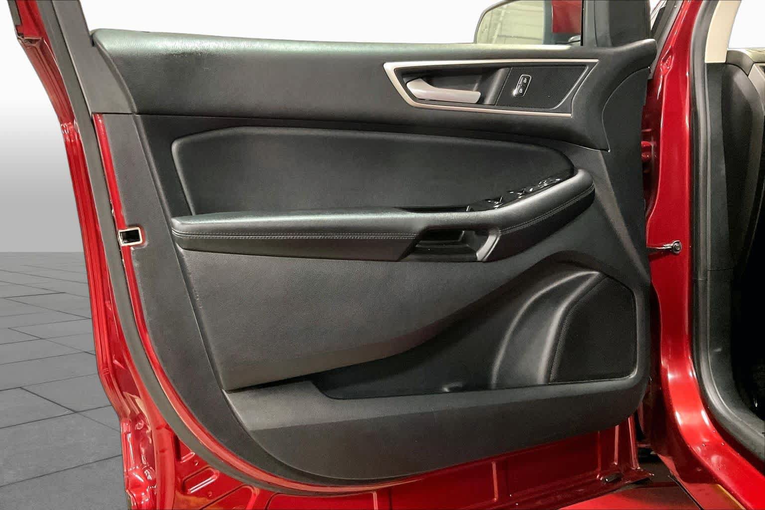 Used 2019 Ford Edge SEL w/ Equipment Group 201A AWD/4WD image 21