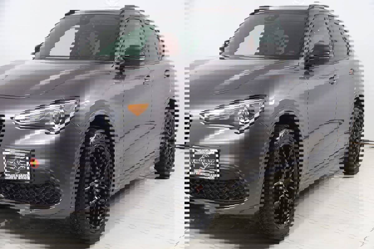 Used 2020 Alfa Romeo Stelvio Ti Sport w/ Quick Order Package 22S Sport image 61