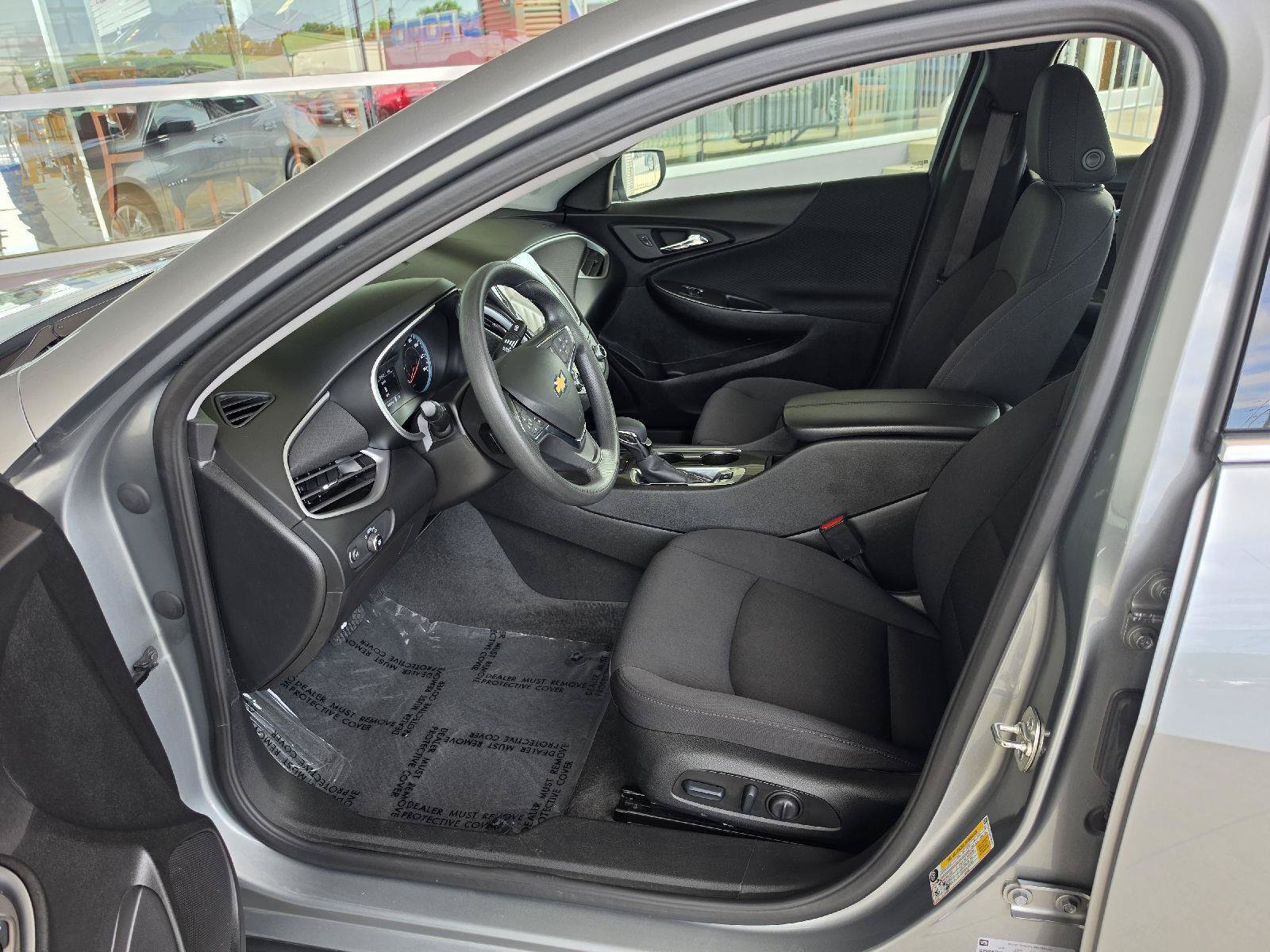 Used 2025 Chevrolet Malibu LT FWD image 10