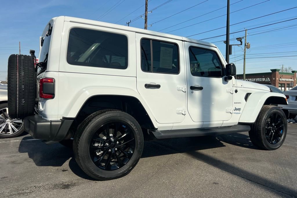 Used 2022 Jeep Wrangler Unlimited Sahara w/ Cold Weather Group image 8