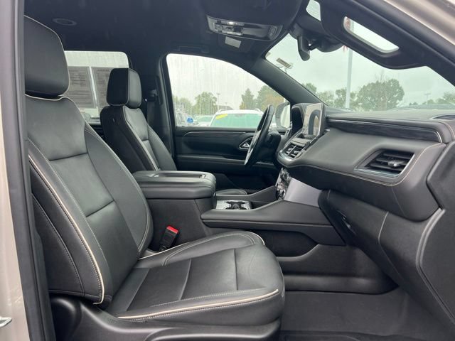 Used 2023 GMC Yukon SLT w/ SLT Luxury Package AWD/4WD image 13