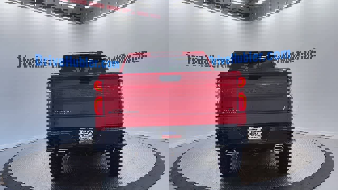 Used 2024 Chevrolet Silverado 1500 LT Trail Boss w/ Convenience Package II image 2