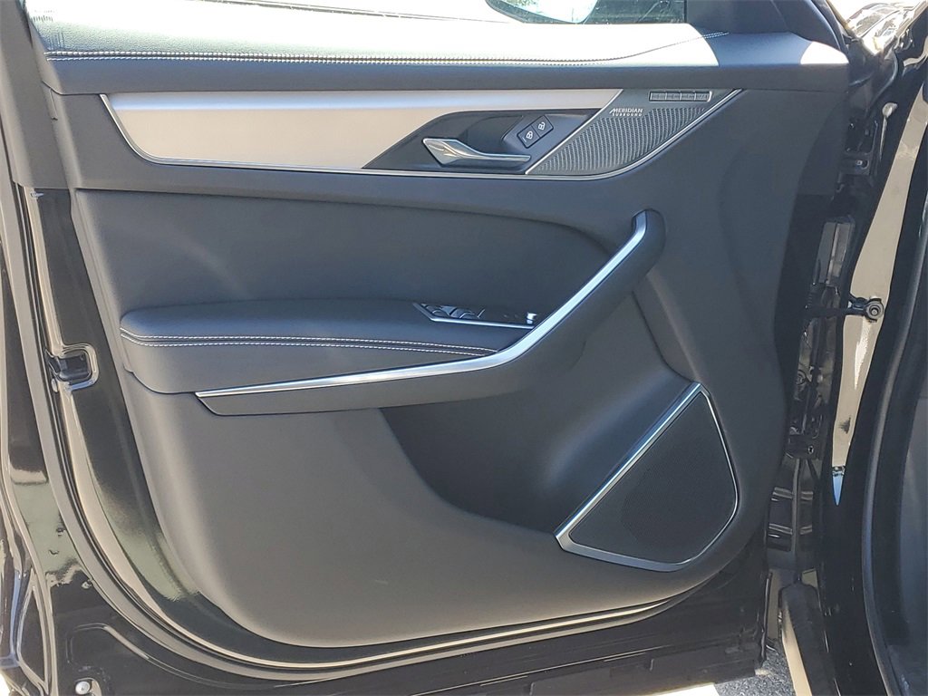 New 2025 Jaguar F-PACE R-Dynamic S image 8