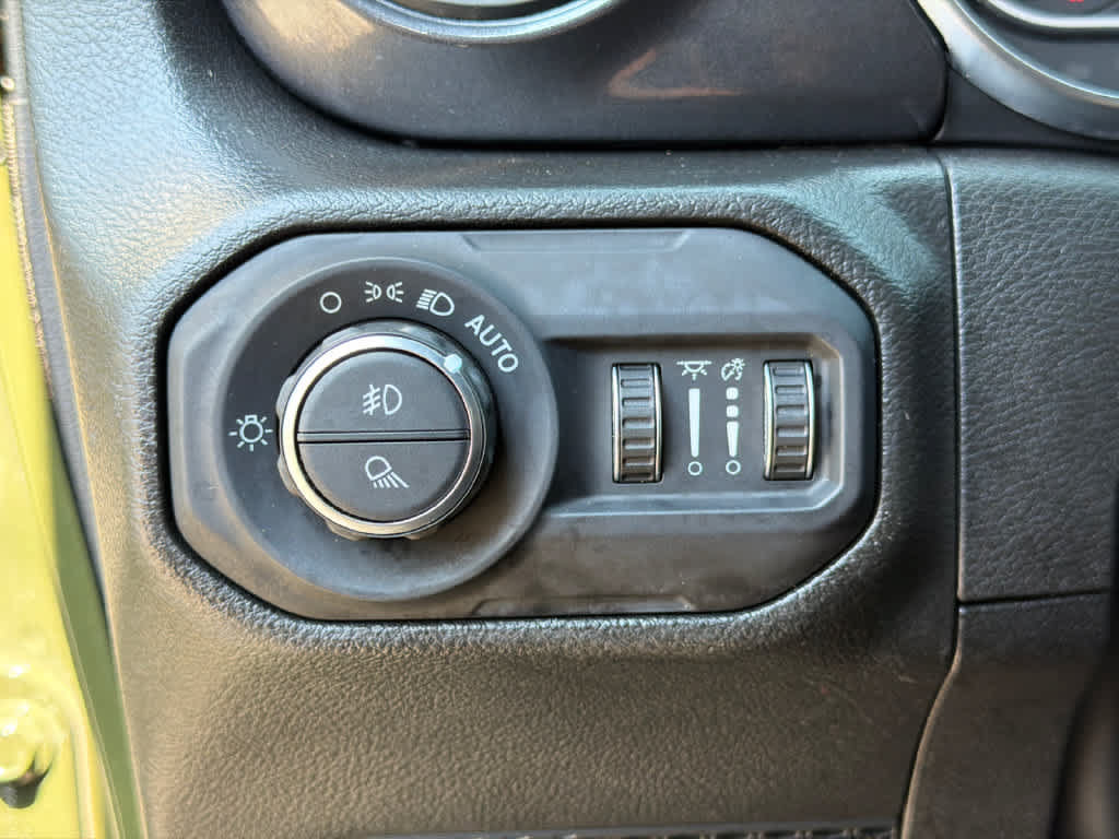 Used 2022 Jeep Gladiator Sport AWD/4WD image 38