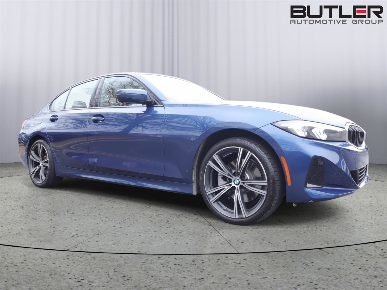 Used 2023 BMW 330i Sedan w/ Driving Assistance Package image 3