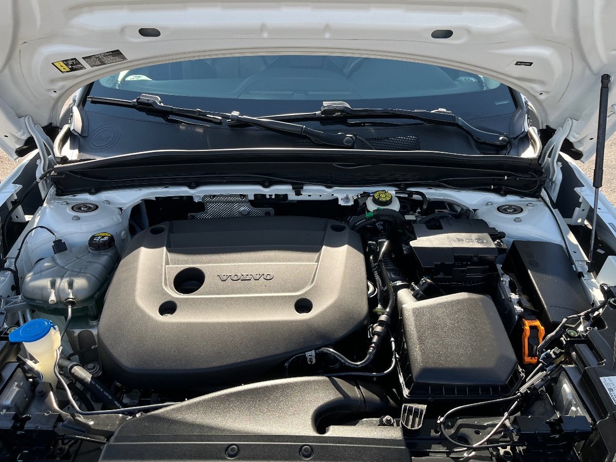 Used 2023 Volvo XC40 B5 Plus AWD/4WD image 40