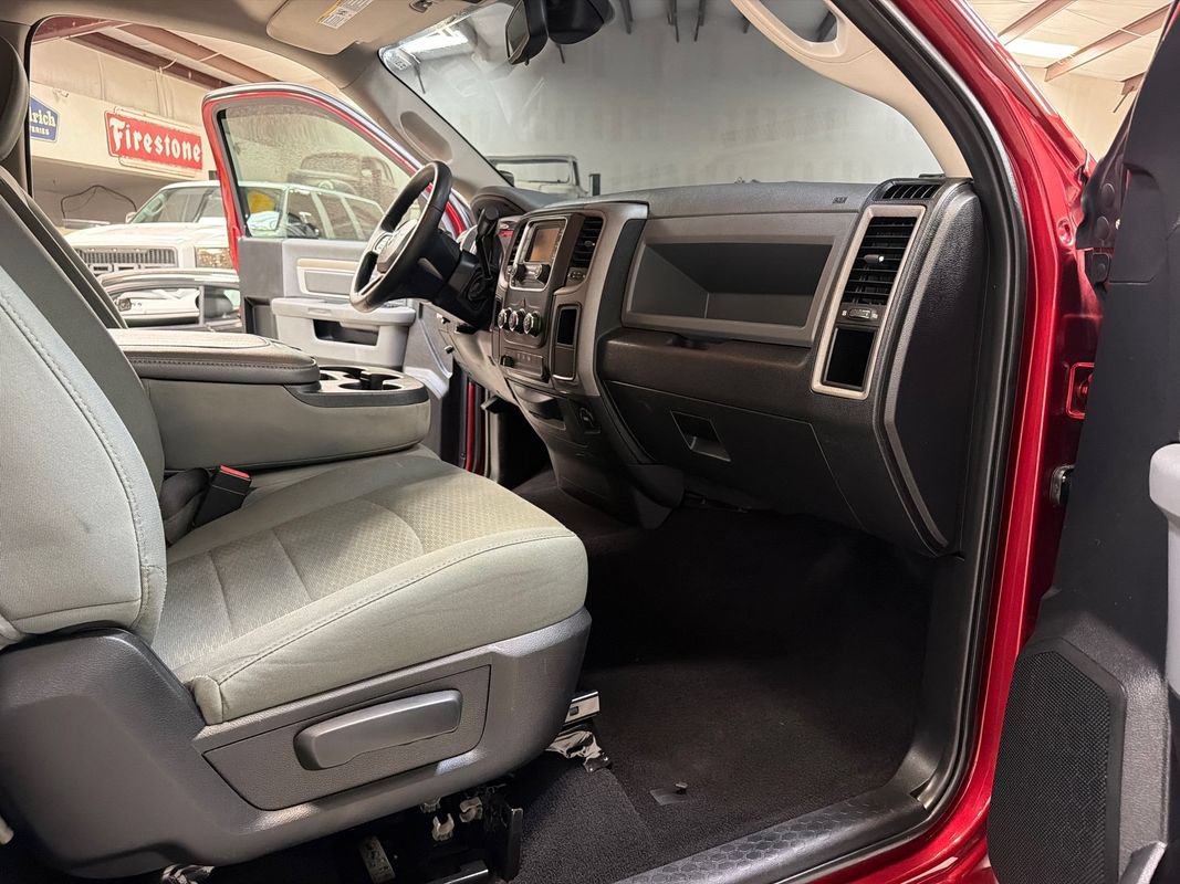 Used 2015 RAM 3500 Tradesman w/ Chrome Appearance Group RWD image 32