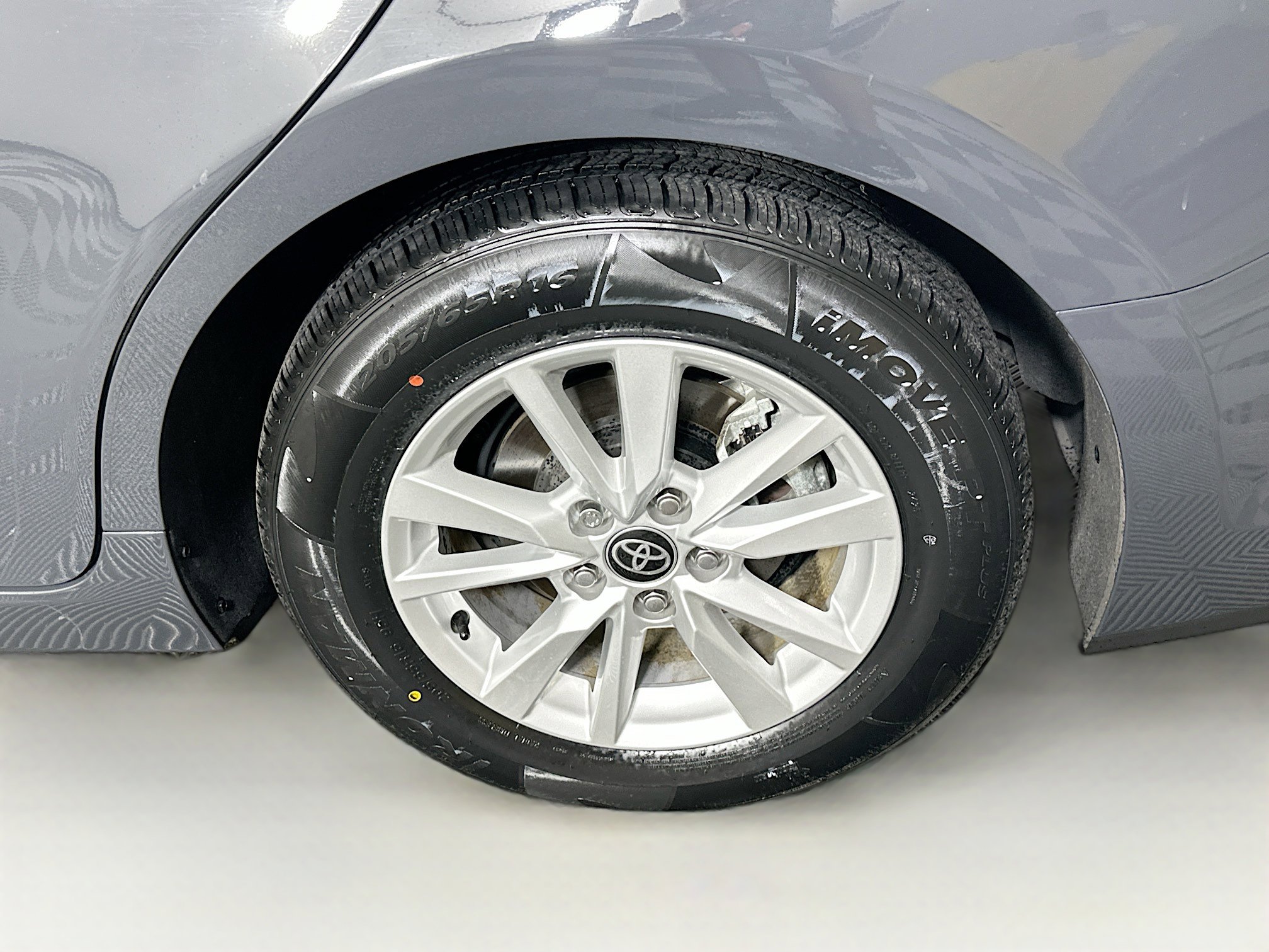 Used 2025 Toyota Camry LE w/ Convenience Package image 11