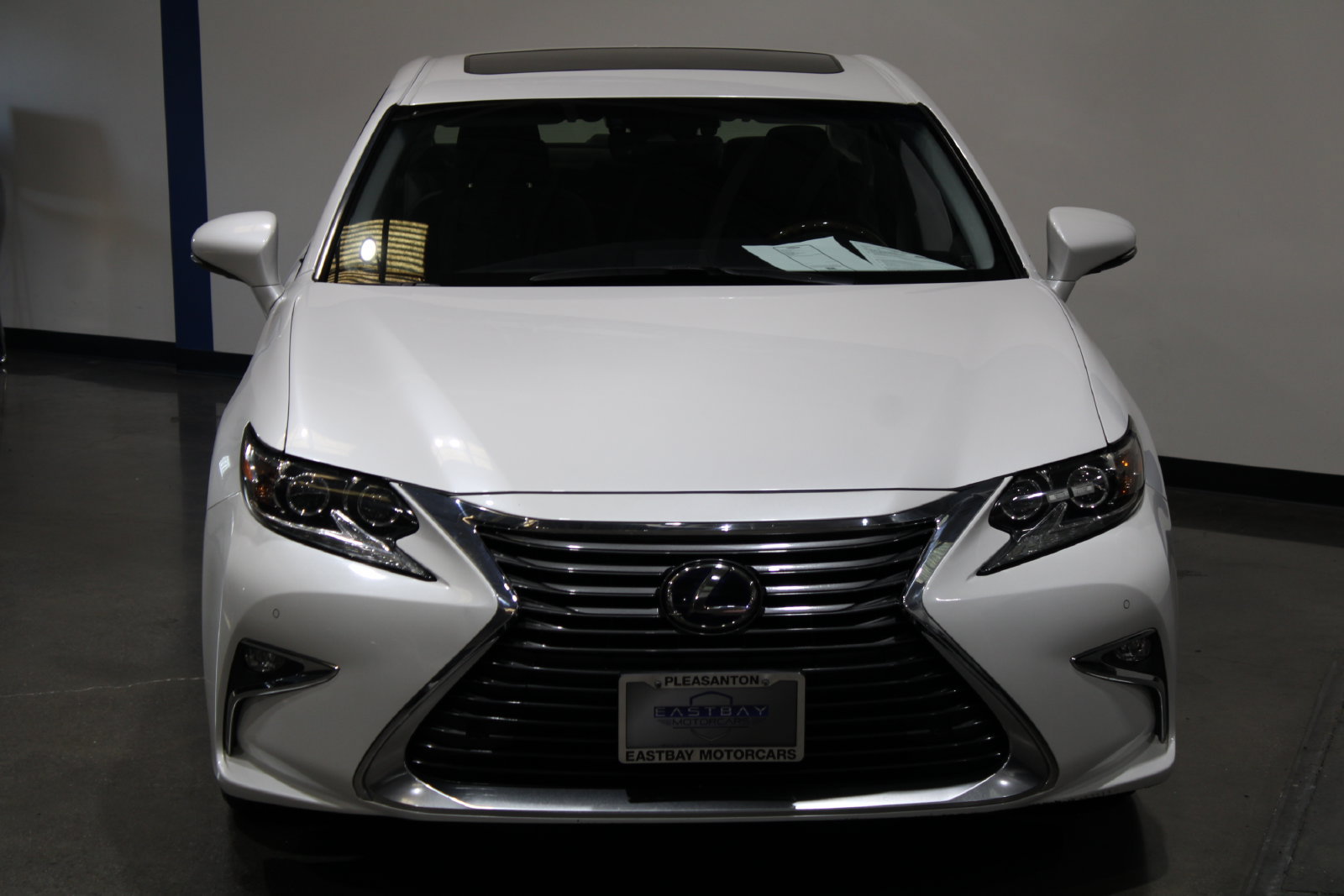 Used 2018 Lexus ES 300h w/ Navigation Package FWD image 4