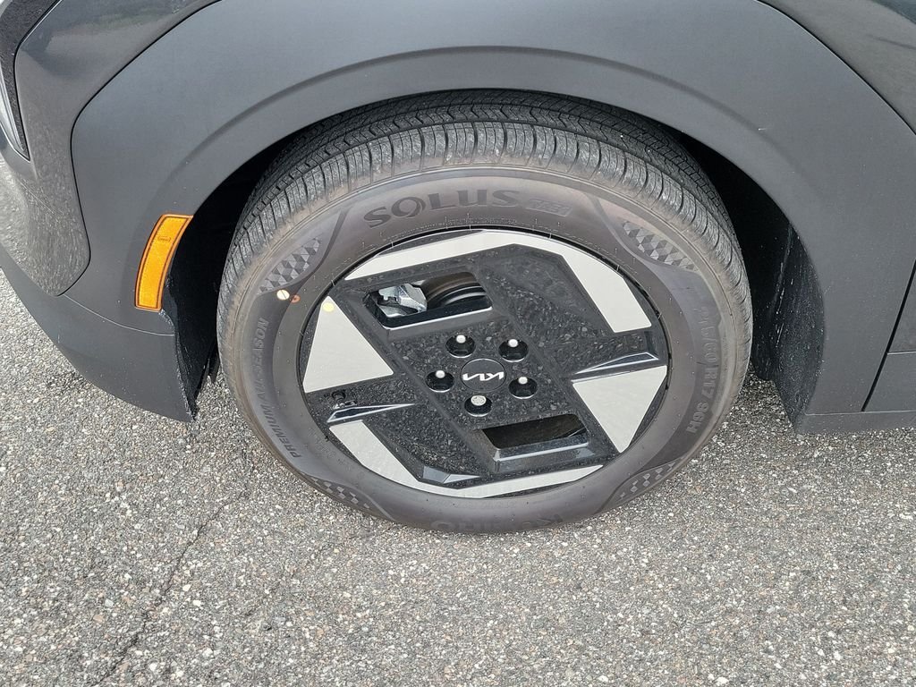 New 2027 Kia EV3 Wind FWD image 36