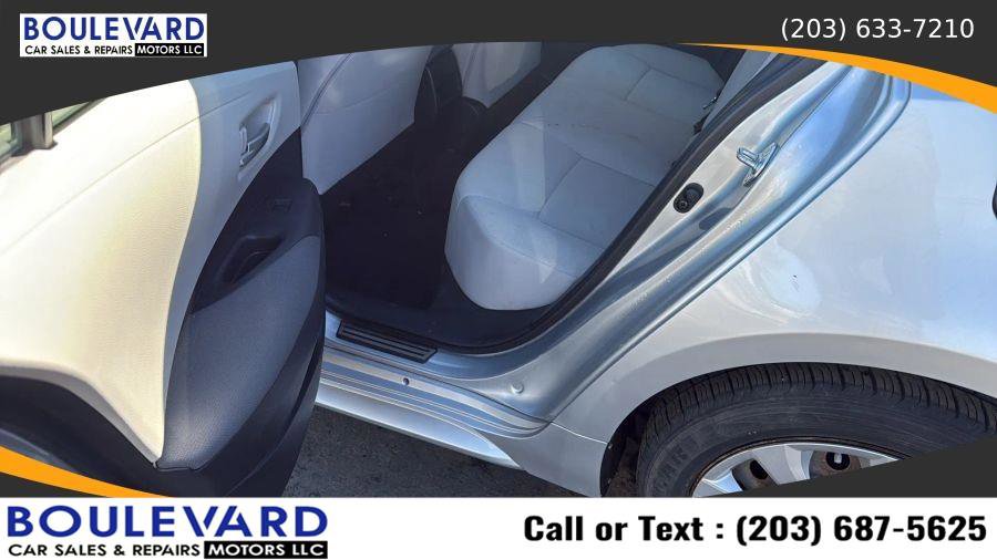Used 2020 Toyota Corolla LE w/ Carpet Mat Package (TMS) FWD image 15