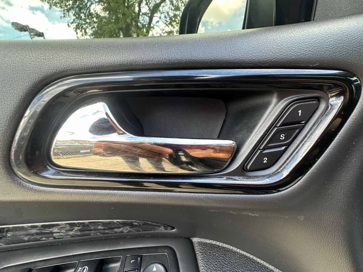 Used 2023 Dodge Durango R/T w/ Hemi Orange Plus Package AWD/4WD image 30