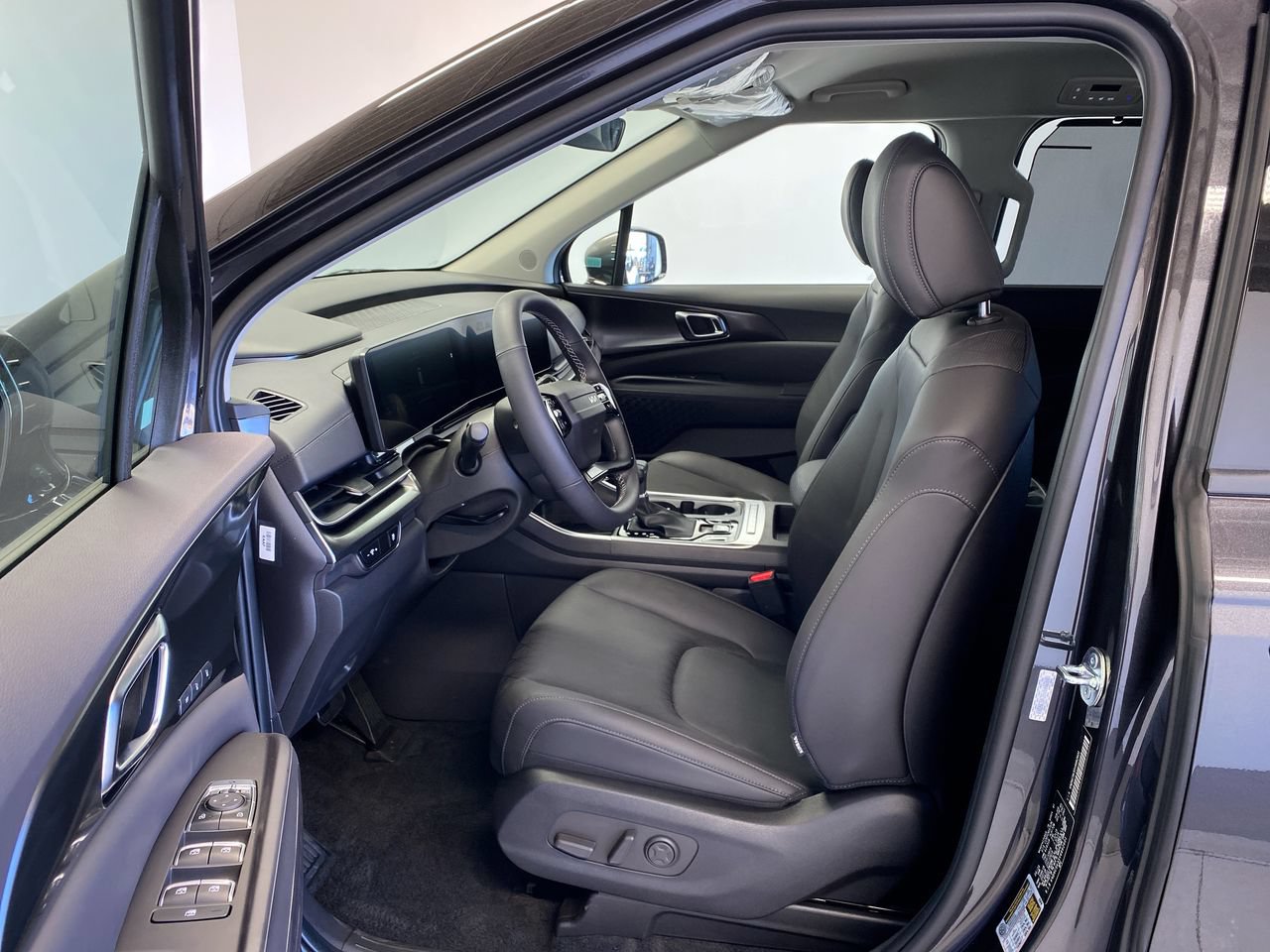 New 2027 Kia Carnival EX w/ Dark Edition Package FWD image 16