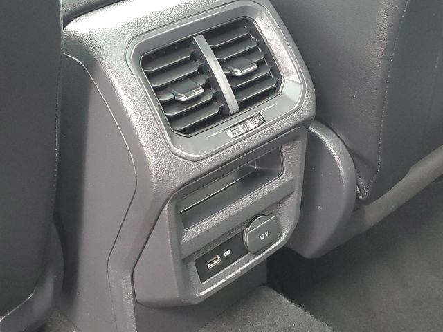 Used 2019 Volkswagen Tiguan SEL image 33