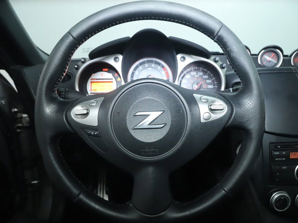 Used 2010 Nissan 370Z Roadster RWD image 23