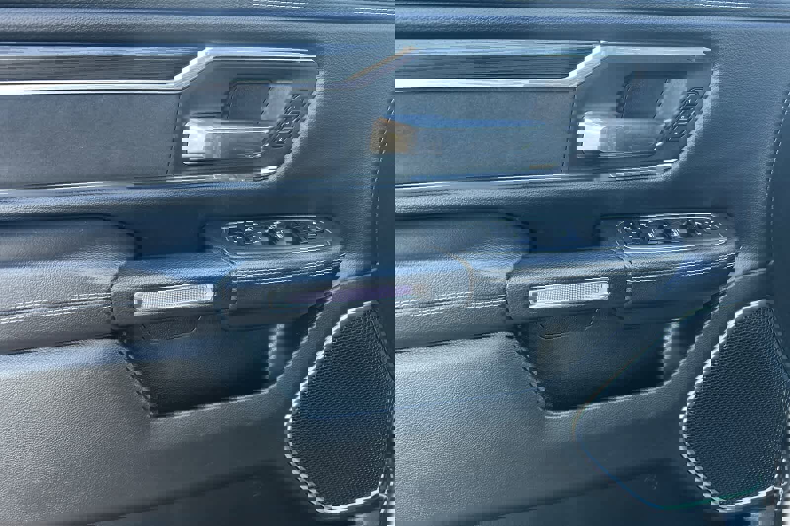 Used 2024 RAM 1500 Laramie image 10