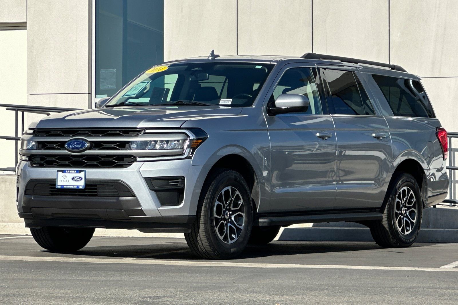 Used 2024 Ford Expedition Max XLT image 7