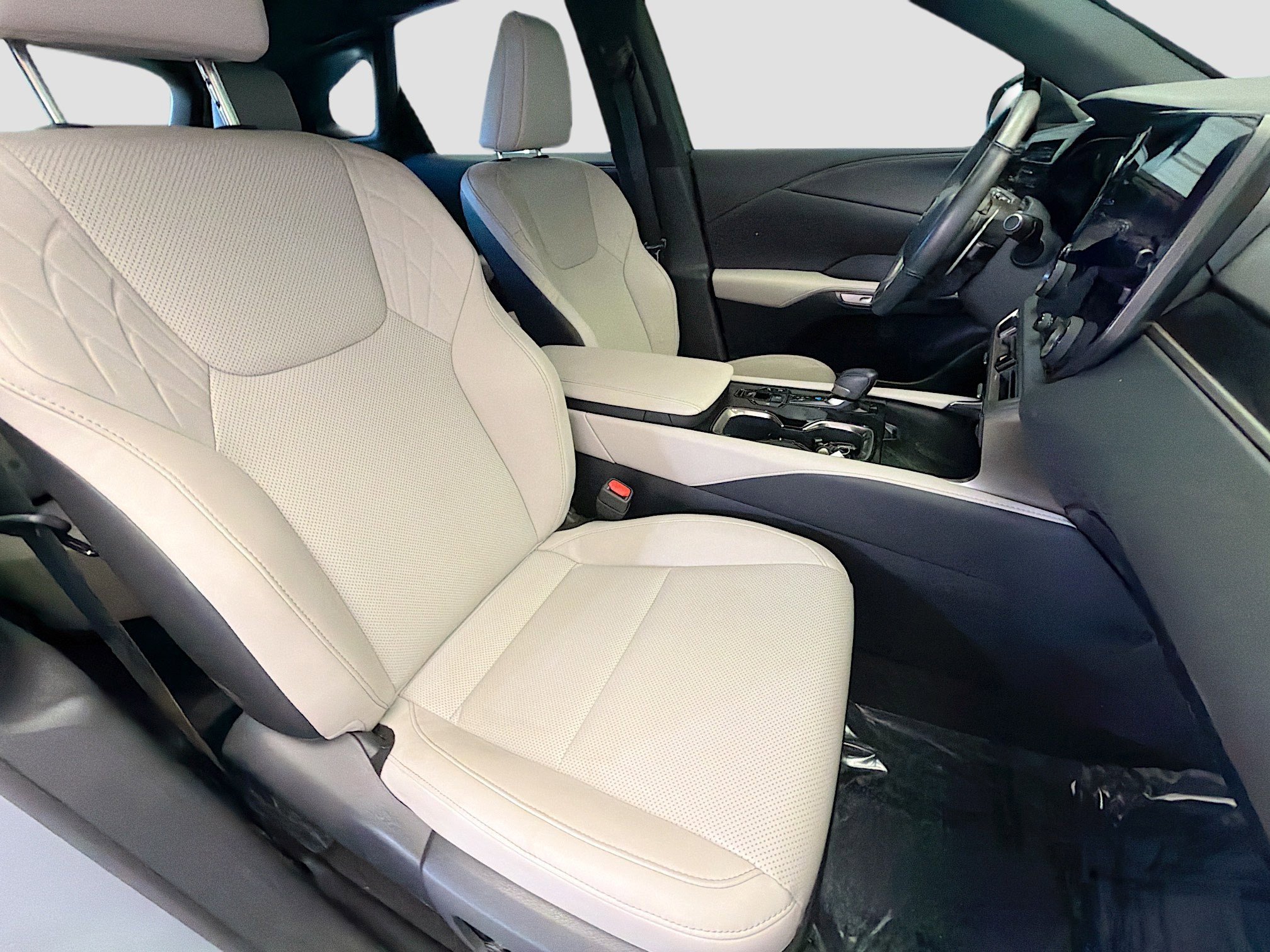 Used 2023 Lexus RX 350h w/ Cold Area Package image 15