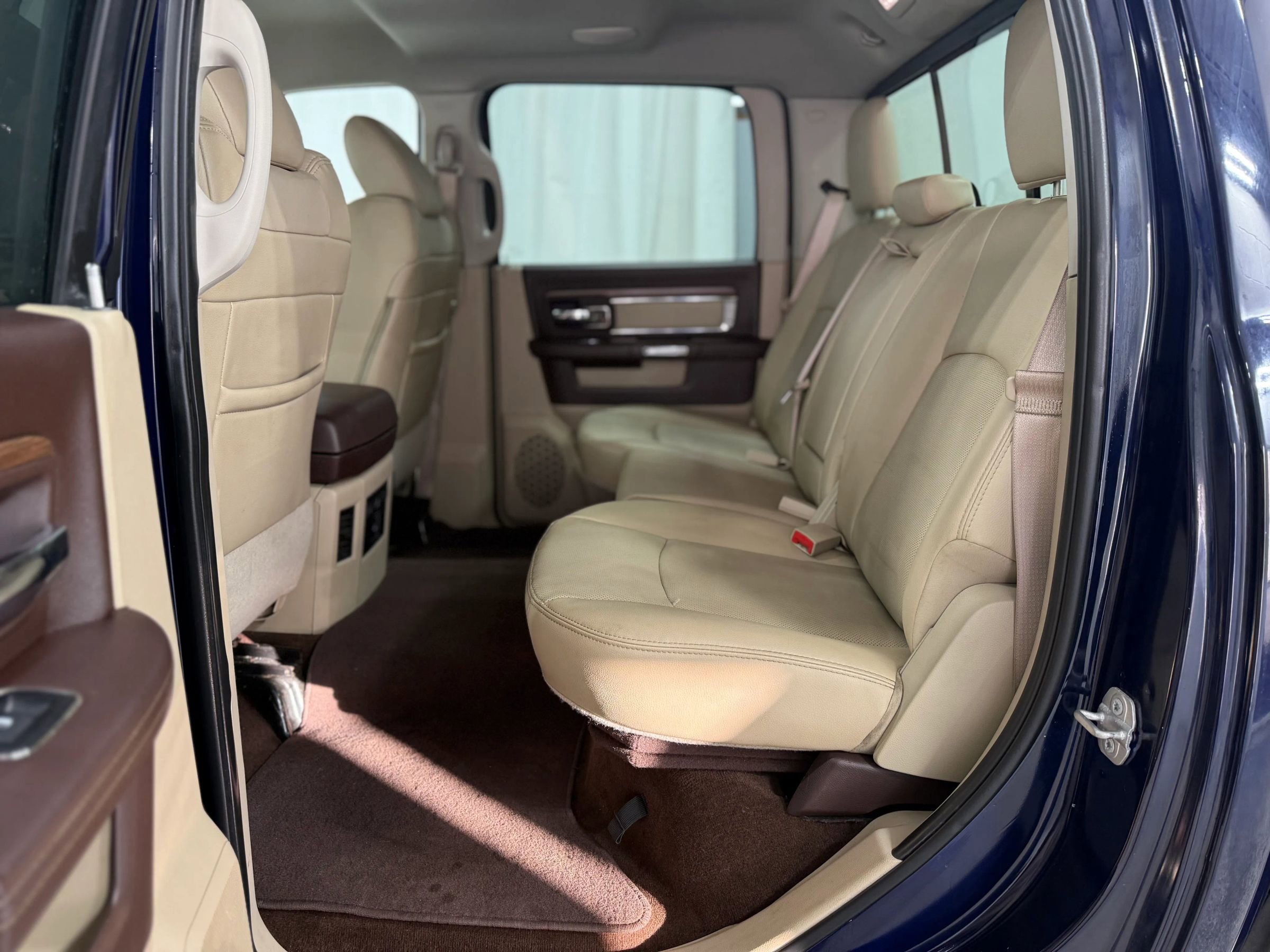 Used 2016 RAM 1500 Laramie image 30