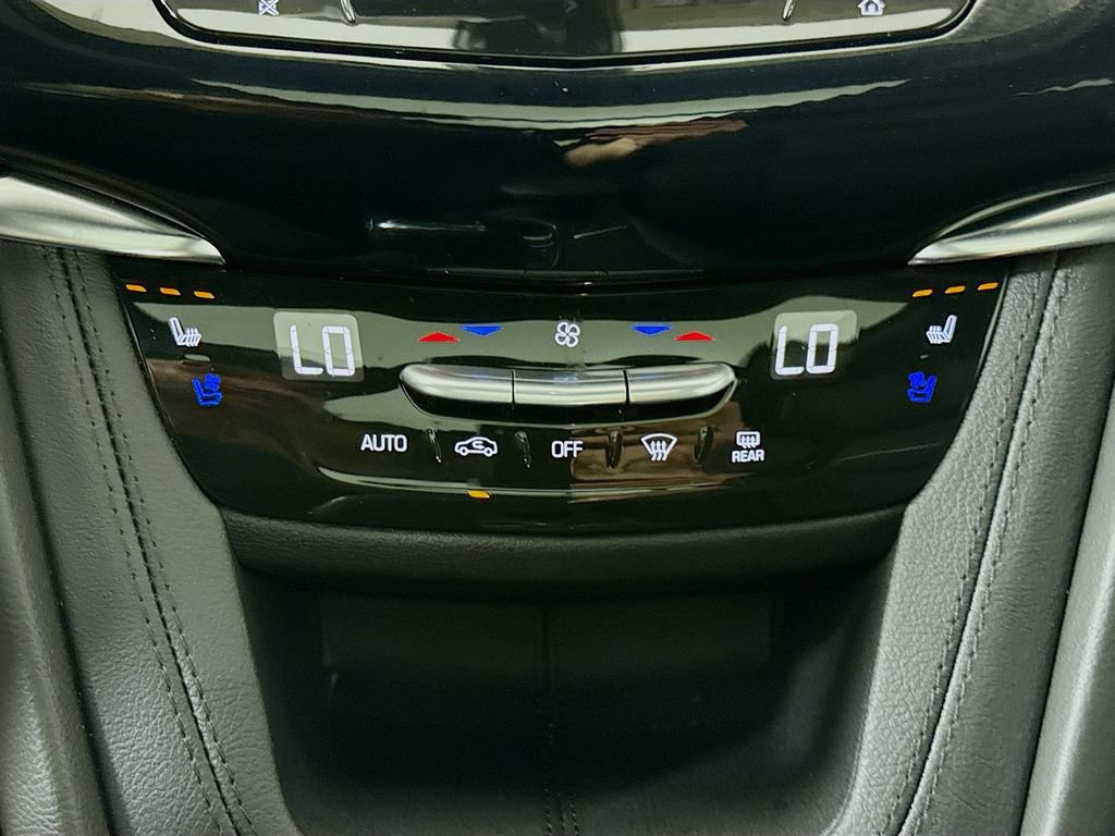 Certified 2025 Cadillac XT6 Sport w/ Technology Package AWD/4WD image 16
