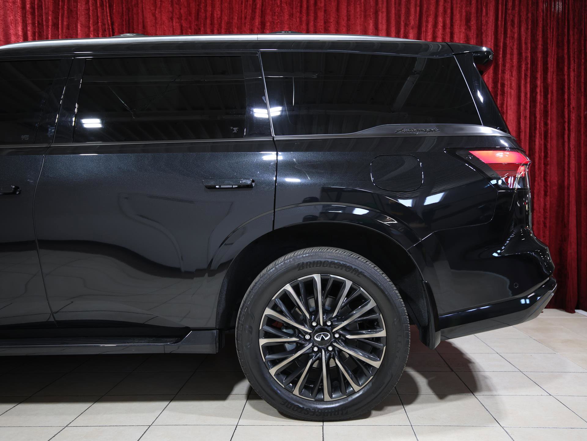 Used 2025 INFINITI QX80 Autograph w/ Autograph Exterior Package image 6