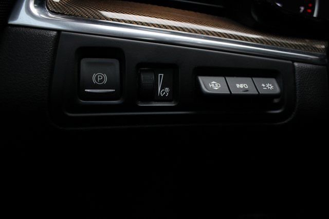 Used 2017 Cadillac XT5 Platinum image 11