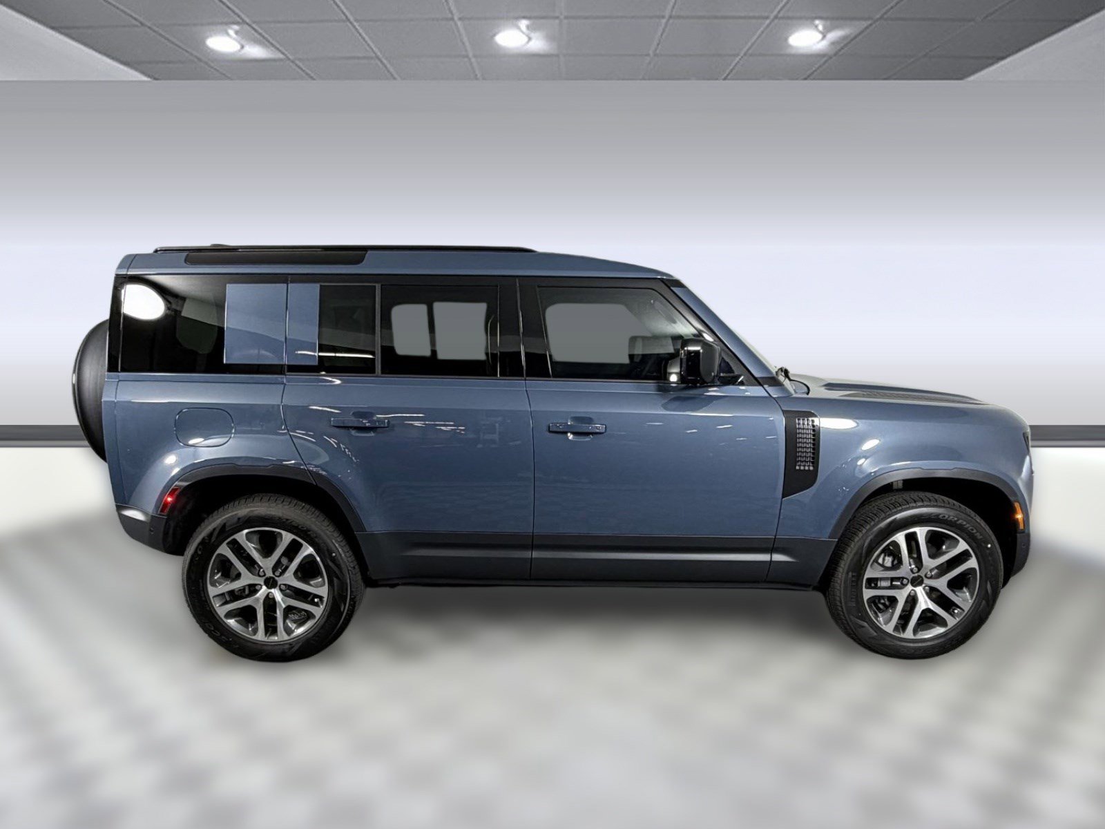 Used 2026 Land Rover Defender 110 S AWD/4WD image 6