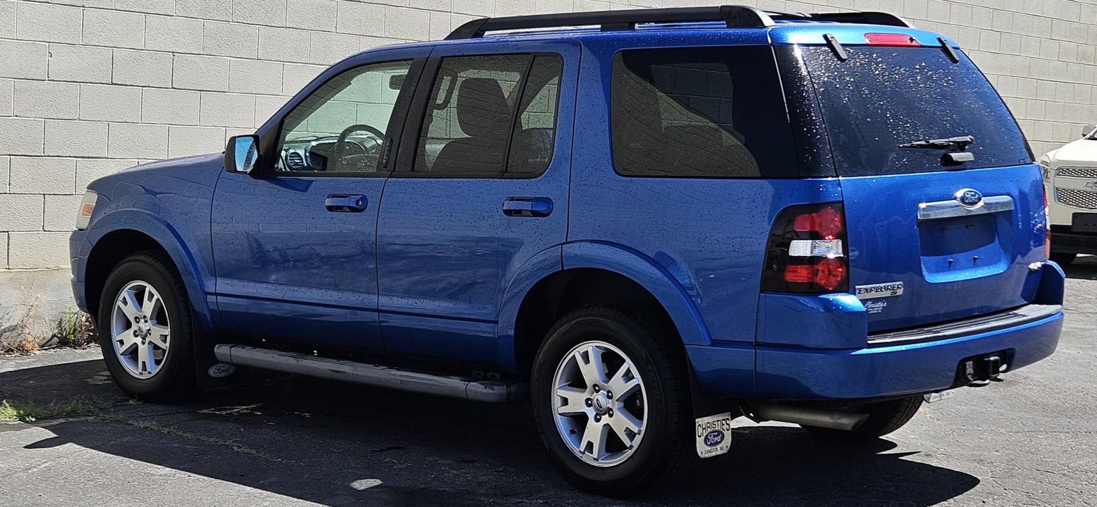 Used 2010 Ford Explorer XLT AWD/4WD image 3