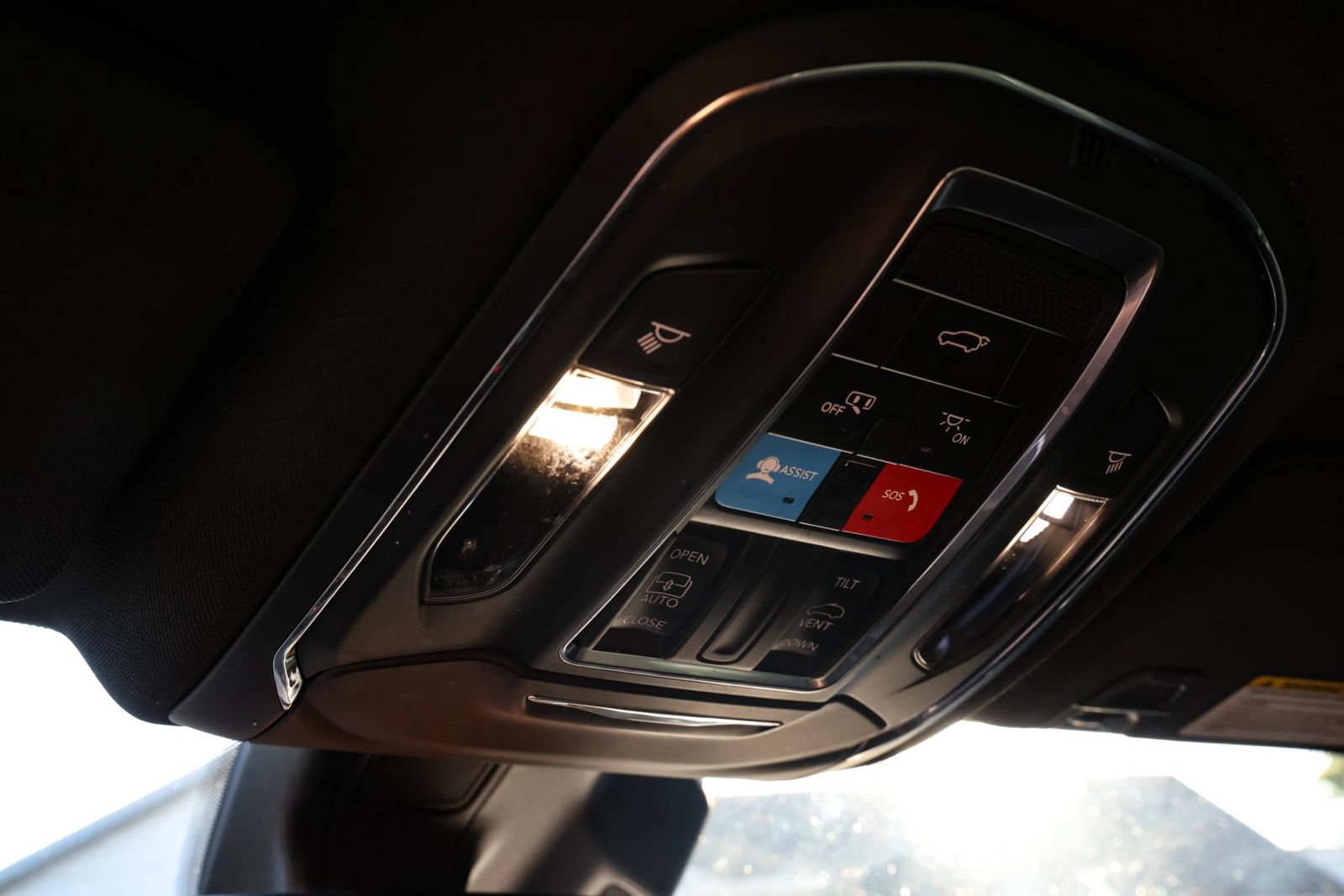 Used 2023 Jeep Grand Cherokee Altitude AWD/4WD image 15