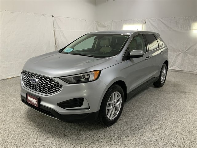 Used 2024 Ford Edge SEL image 2