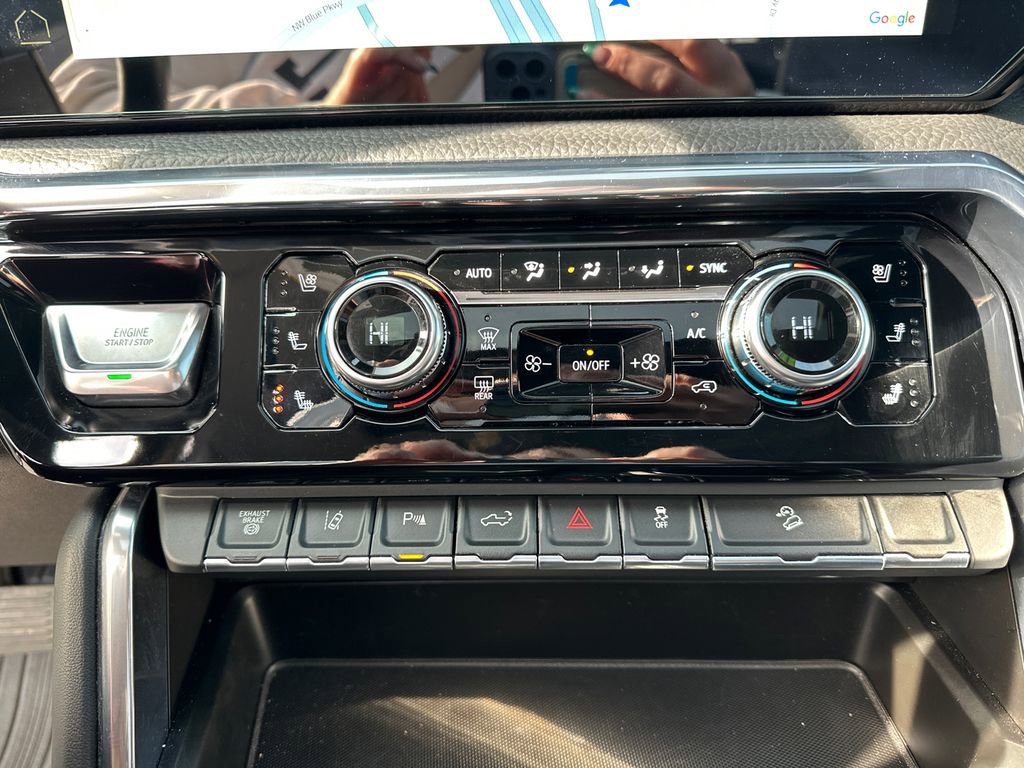 Used 2024 GMC Sierra 2500 Denali w/ Denali Reserve Package image 29