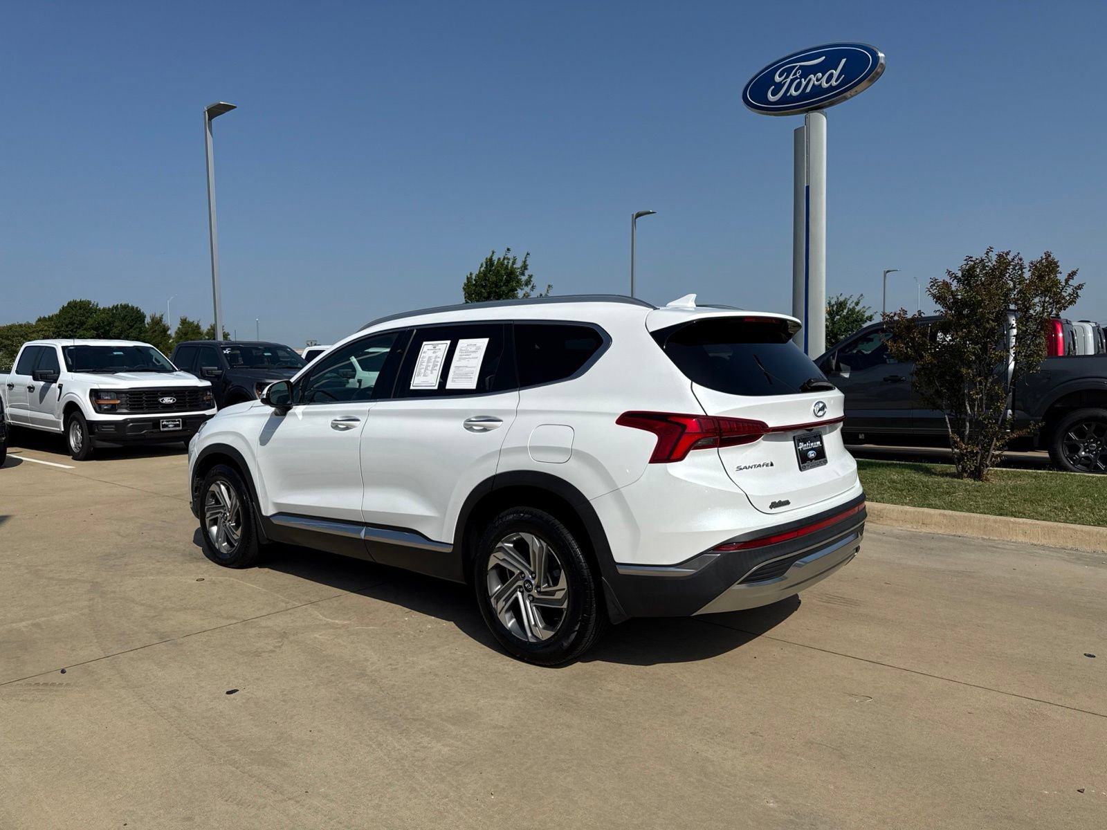 Used 2022 Hyundai Santa Fe SEL w/ Convenience + Premium Package FWD image 5