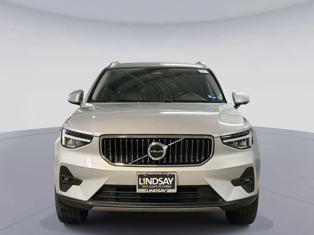 Used 2023 Volvo XC40 B5 Plus w/ Protection Package Premier image 8