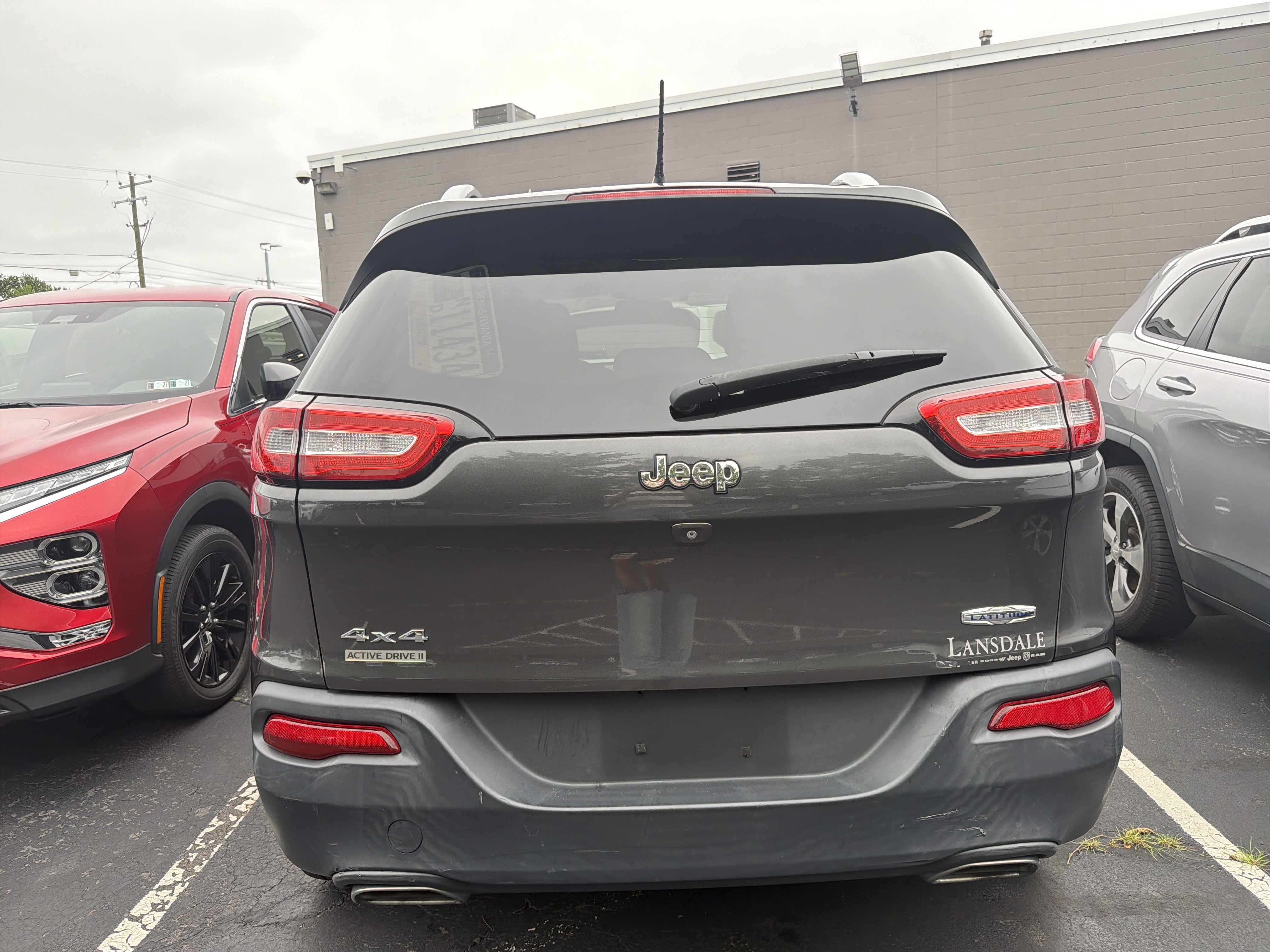 Used 2015 Jeep Cherokee Latitude w/ Comfort/Convenience Group AWD/4WD image 6