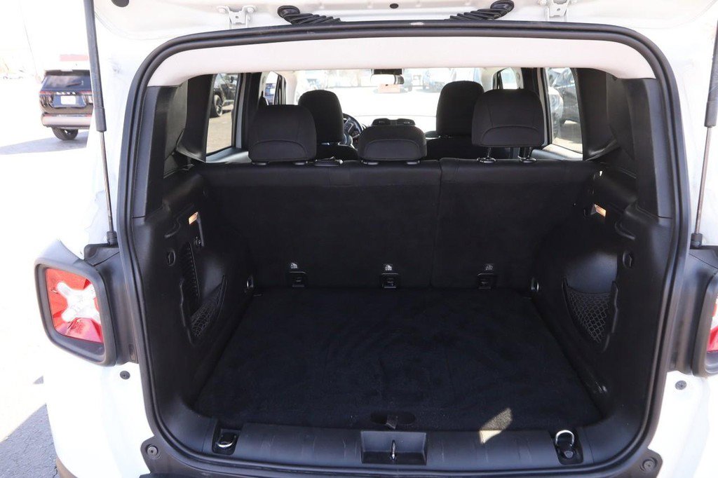 Used 2017 Jeep Renegade Latitude image 7