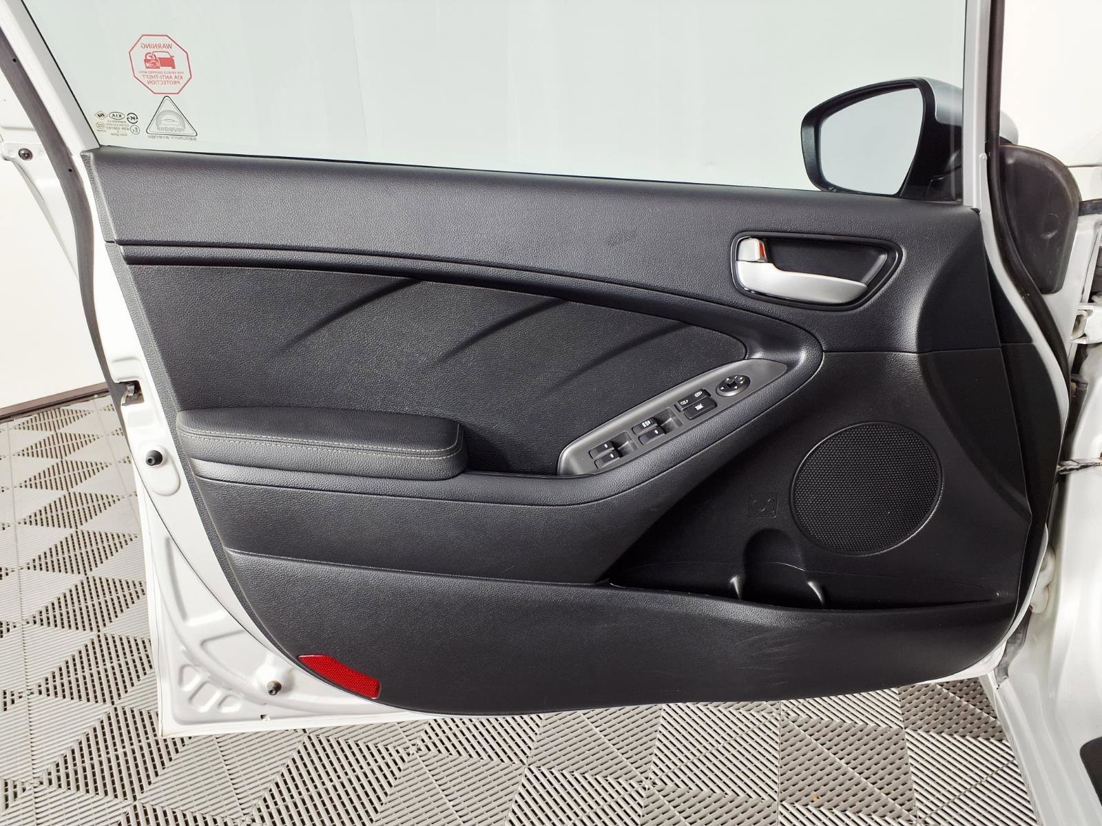 Used 2018 Kia Forte LX w/ LX Popular Package image 16