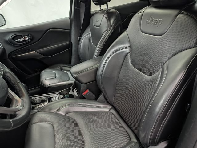 Used 2019 Jeep Cherokee Limited w/ Luxury Group AWD/4WD image 9