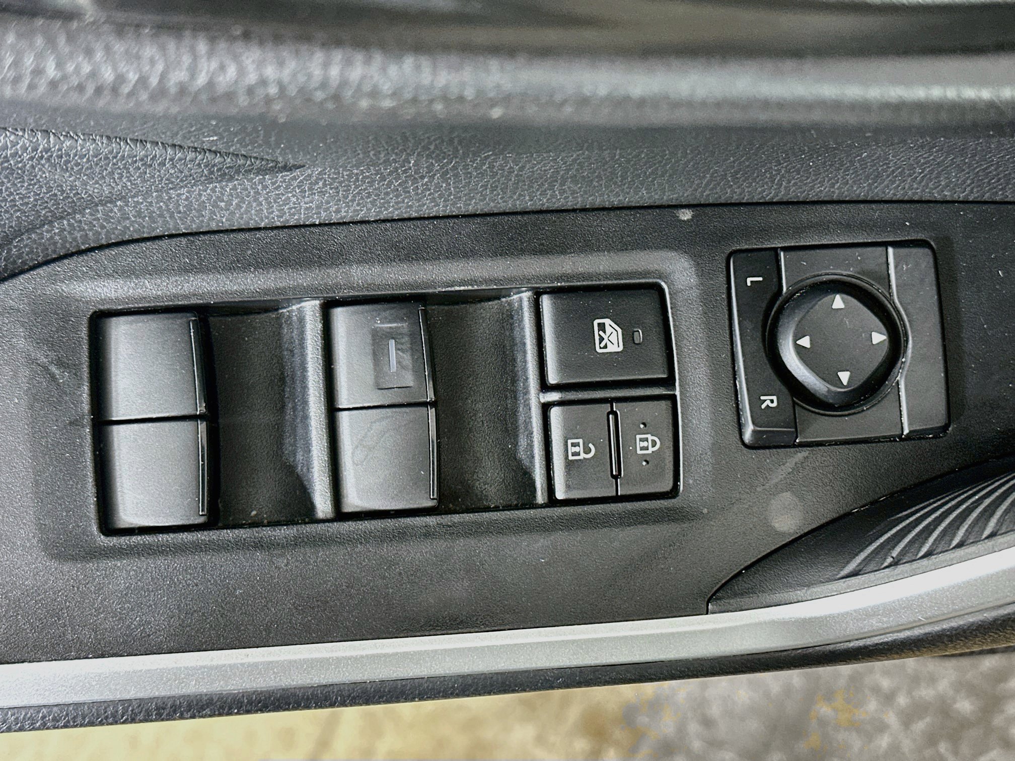 Used 2025 Toyota RAV4 LE FWD image 15