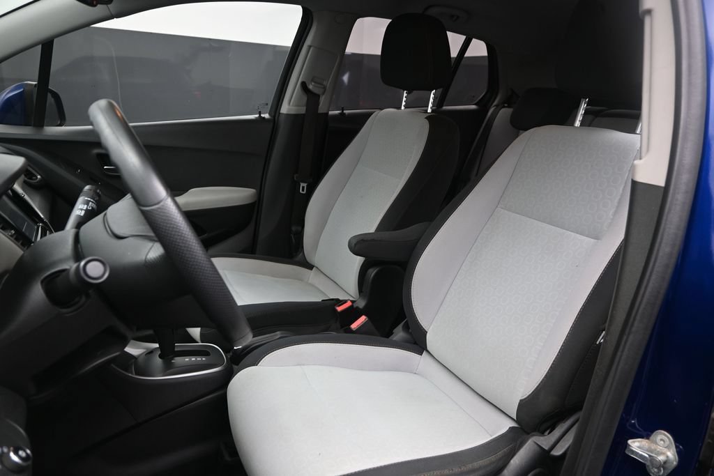 Used 2017 Chevrolet Trax LS FWD image 18