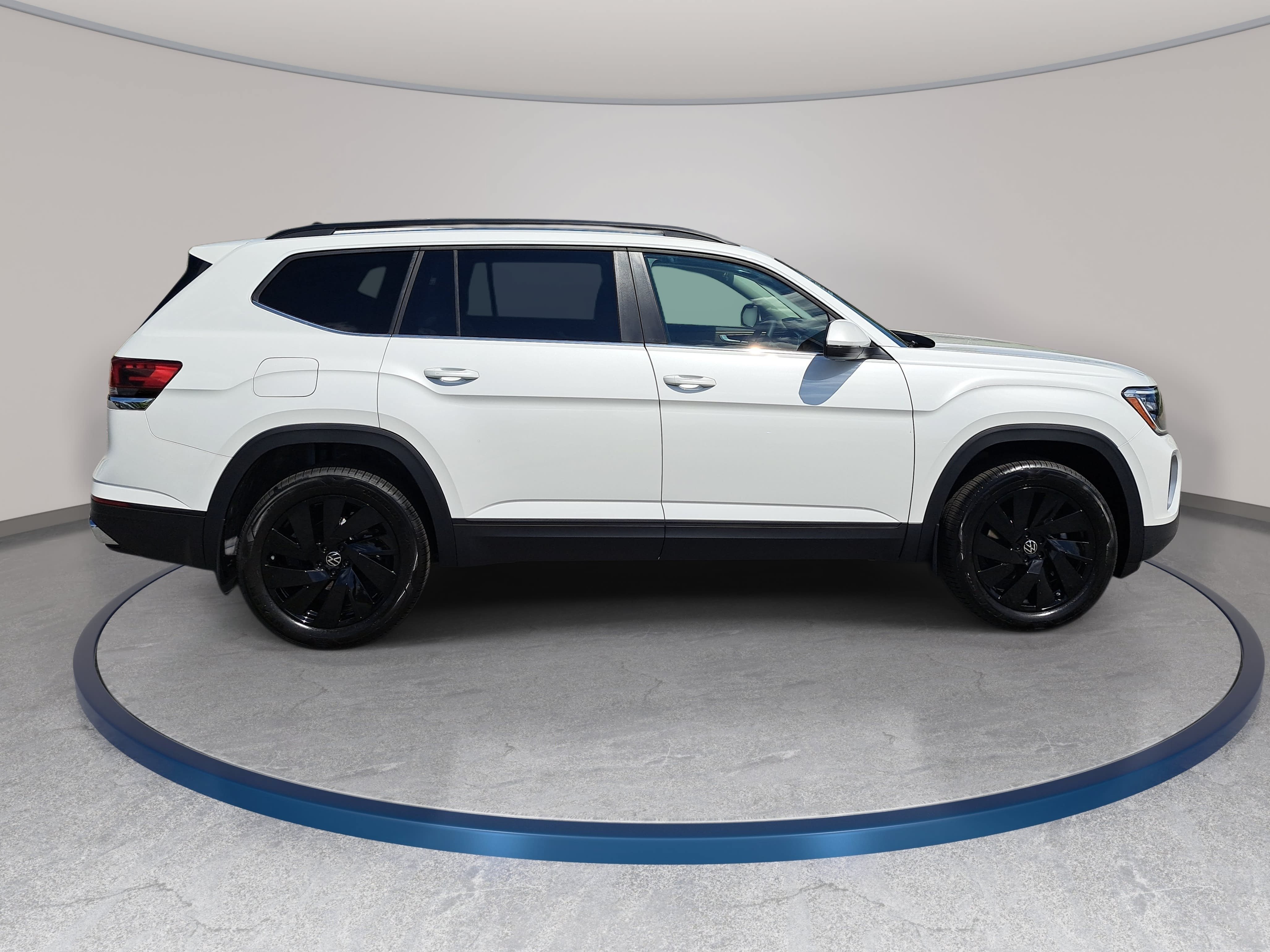 New 2026 Volkswagen Atlas SE FWD image 4