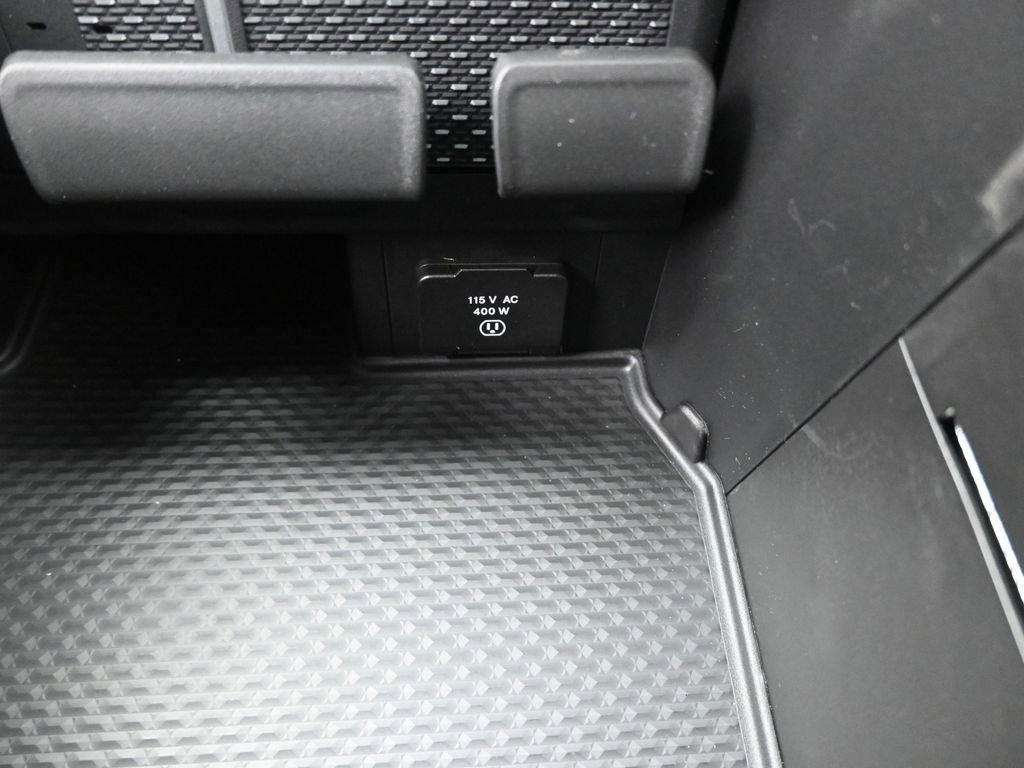 New 2026 RAM 1500 Laramie w/ Sport Appearance Package AWD/4WD image 4