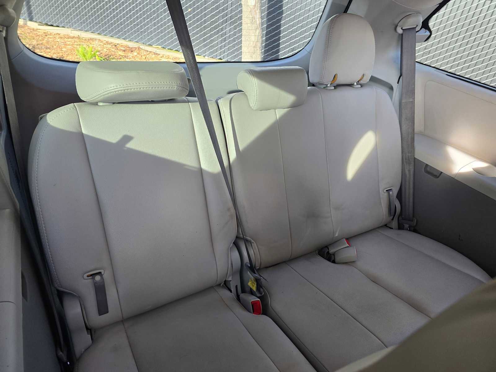 Used 2012 Toyota Sienna LE image 15