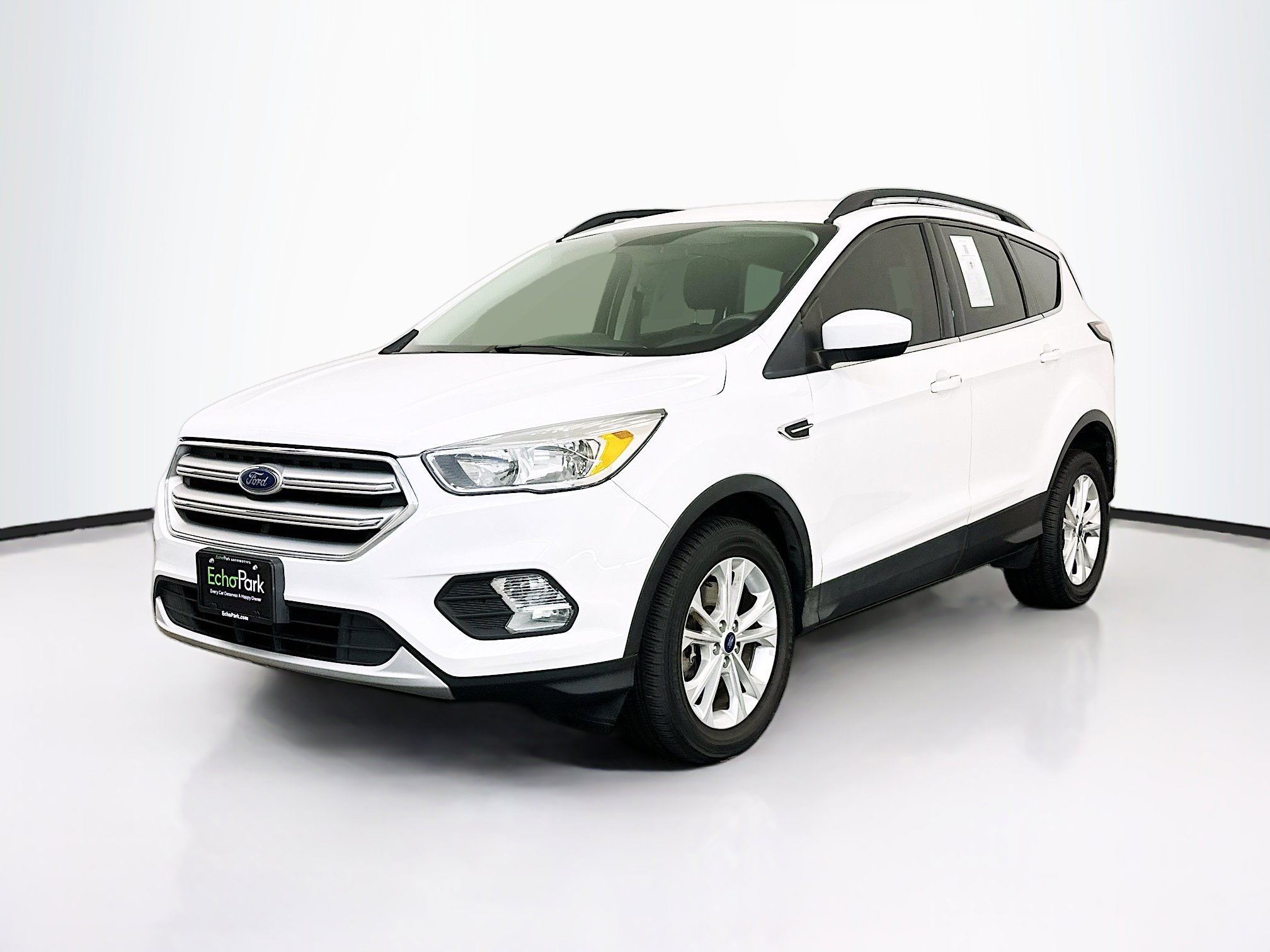Used 2018 Ford Escape SE image 3
