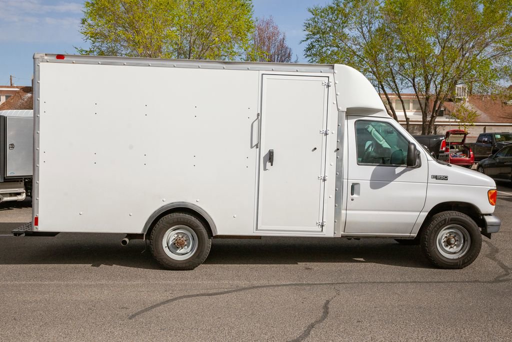 Used 2005 Ford E-350 and Econoline 350 Super Duty image 3