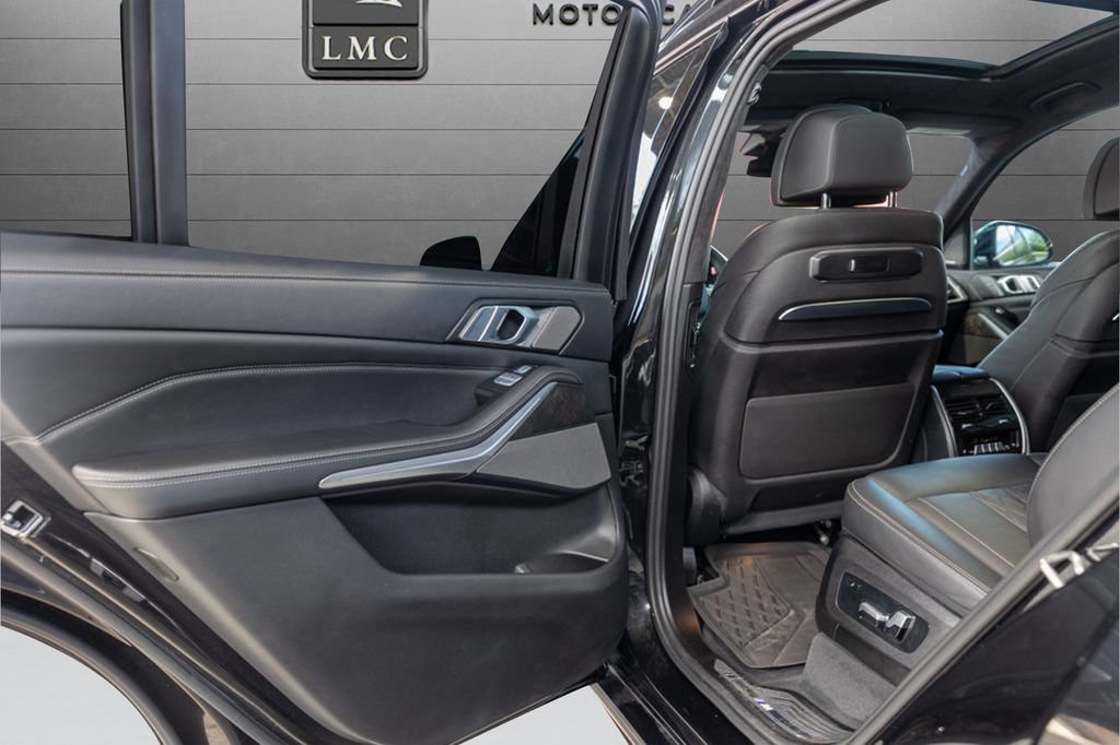 Used 2023 BMW X7 xDrive40i w/ M Sport Package AWD/4WD image 45